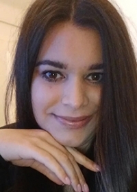 Klaudia massz&aacute;zsa H&aacute;zn&aacute;l