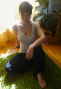 Lili sv&eacute;dmassz&aacute;zsa &Oacute;bud&aacute;n
