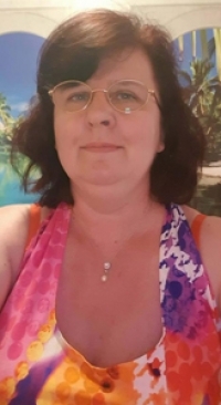 Laura sv&eacute;dmassz&aacute;zsa Kecskem&eacute;ten