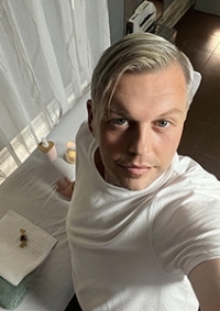 Istv&aacute;n massz&aacute;zsterapeuta a XVII.ker&uuml;letben